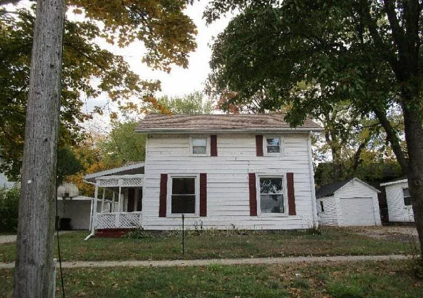 610 S Park St photo 1