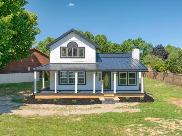 210 W Grove Ave, Michigan Center, MI 49254