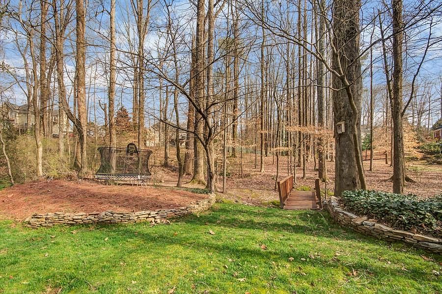 2nd image of 420 New Haven Dr