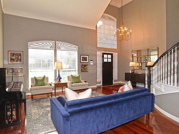 4th image of 320 Island Bay Dr