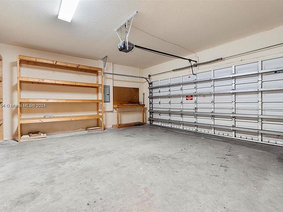 4th image of 2849 NE 1st Dr #2849