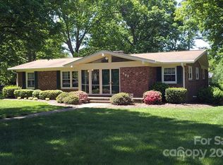 402 White Oaks Dr, Salisbury, NC 28147