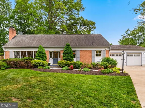 2501 Duxbury Pl, Alexandria, VA 22308