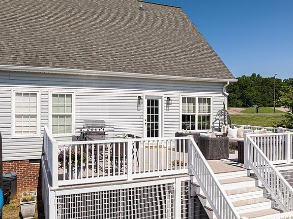 4th image of 119 Sir Gregory Dr
