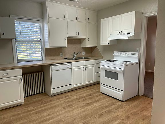 4th image of 333 E 720th St S #5