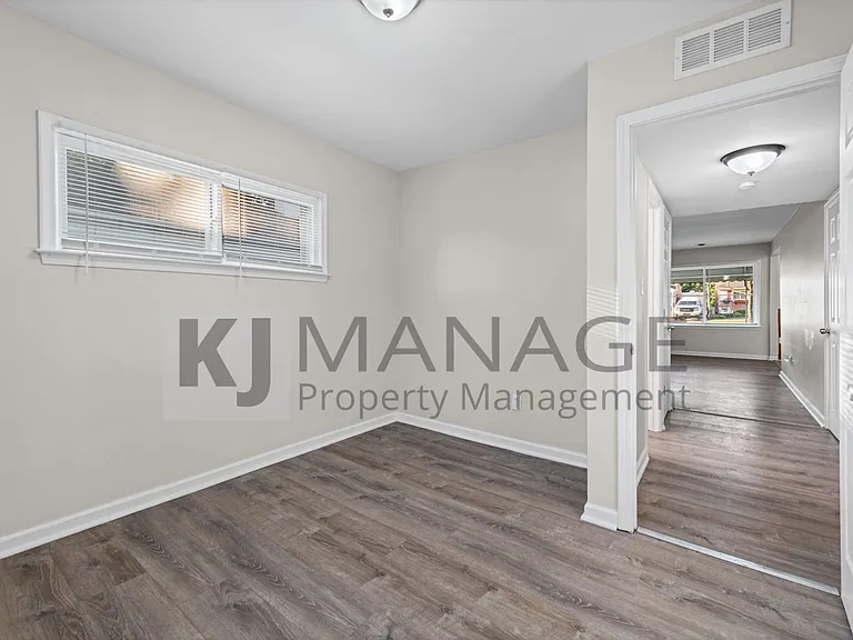 31682 Carlisle Pkwy — Photo 8