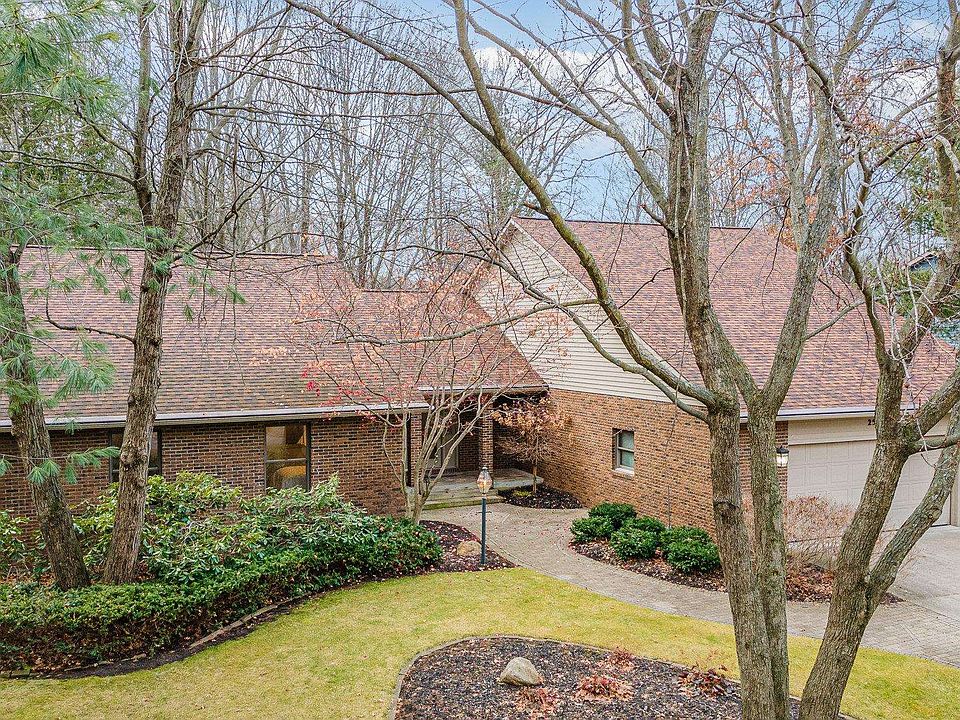1st image of 2521 Brookwood Dr
