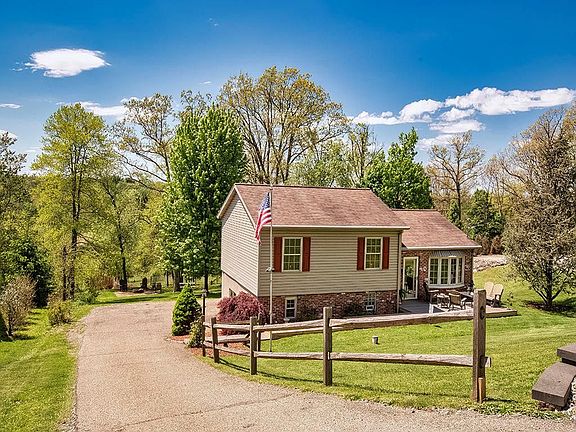 3rd image of 638 Knoll Ln