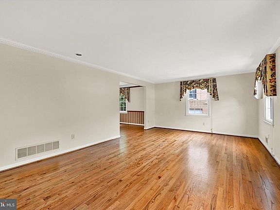 4th image of 1115 Valewood Rd