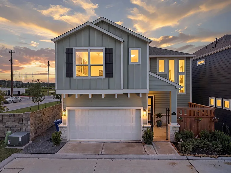 602 Sandy Bay Ln — Photo 1