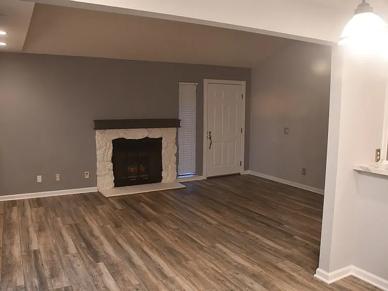 211 Compton Cir #B — Photo 15