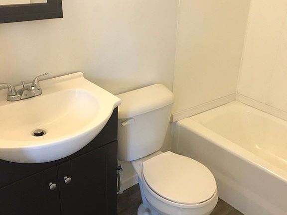 3rd image of 125 S McDonald St APT 4