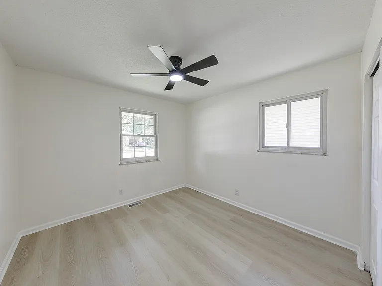 10016 Meadowlark Mnr — Photo 17