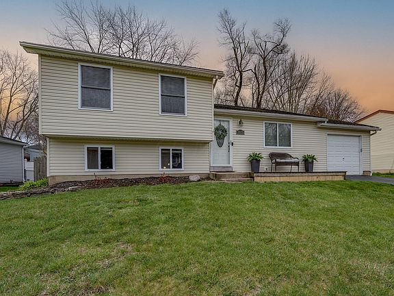 2nd image of 8979 Stillwater Dr