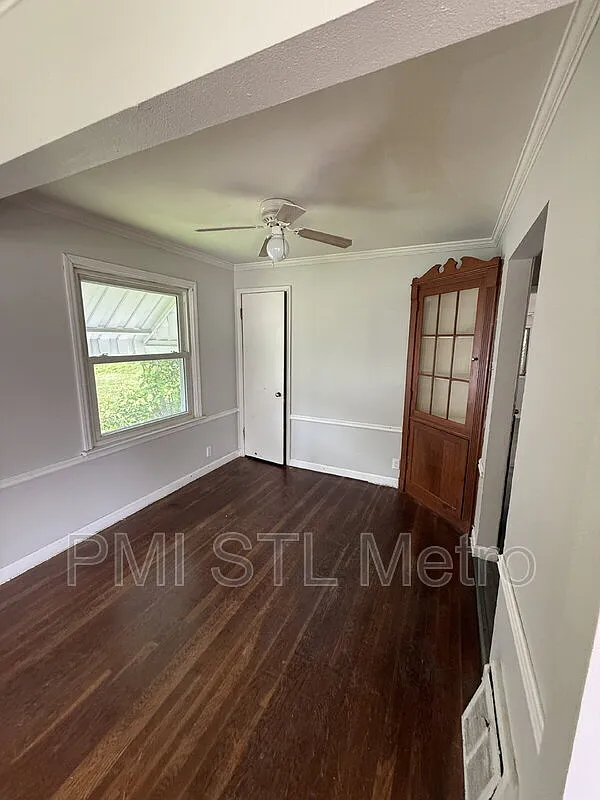 2 bed, 1.0 bath, 1008 sqft, $1,199 — Photo 3