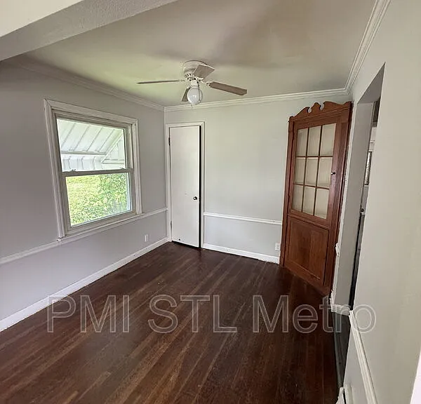 1131 Darr Dr — Photo 3