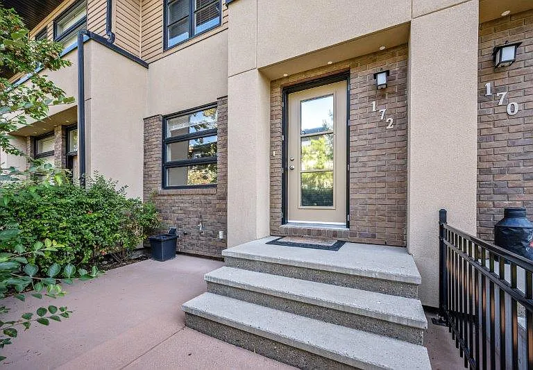 172 Aspen Hills Close SW — Photo 39