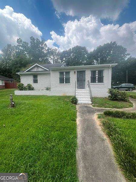 1st image of 105 Brownlee Rd SW