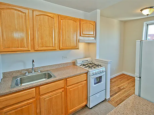 Rented by SW Queens Mezzanine | media 8