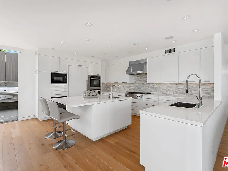3642 Beverly Ridge Dr — Photo 23