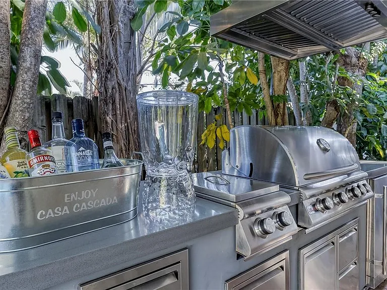 1800 SE Admirals Way — Photo 47