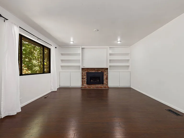 18104 NE 197th Pl — Photo 13
