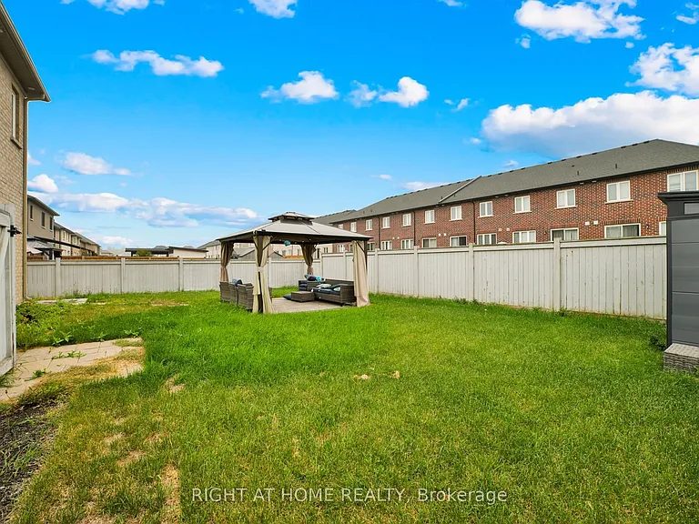 288 Raymond Rd — Photo 47