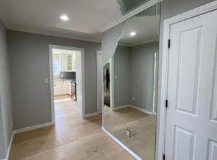 4047 W Maple Rd APT B201, Bloomfield Hills, MI 48301