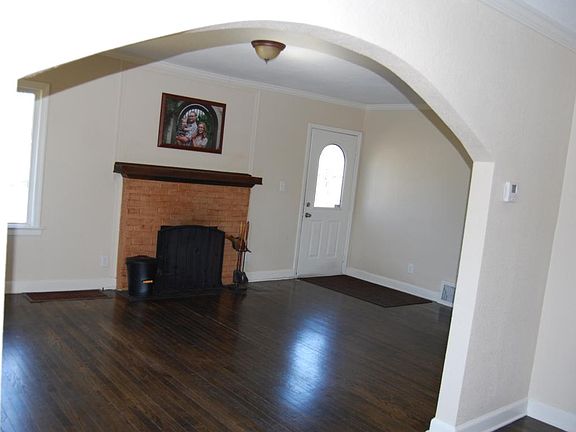 3rd image of 1701 E Mechanic Ave