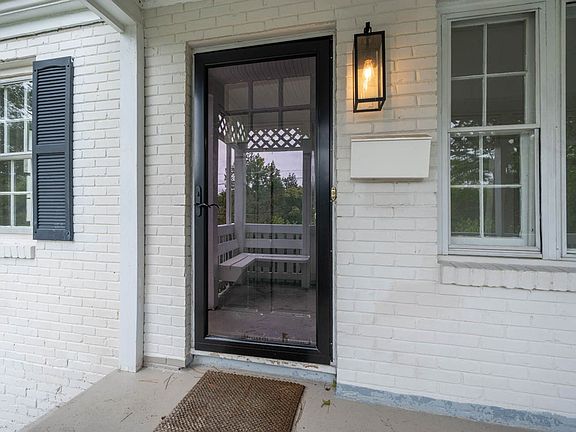 2nd image of 2922 Oberlin Rd