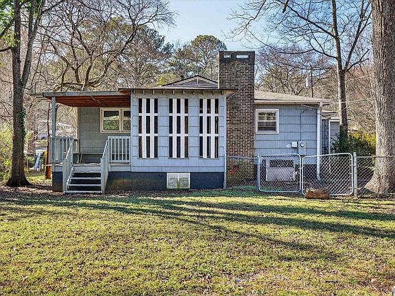 3rd image of 605 Lee Rd