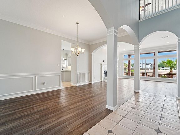 4th image of 305 Harbor Circle