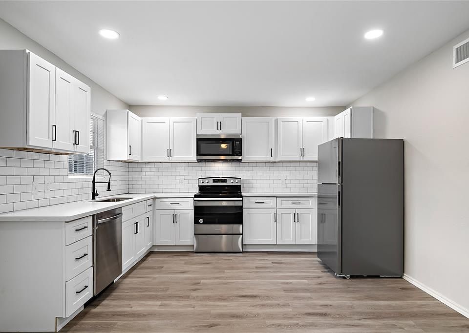 1st image of 9711 Linkmeadow Ln #15