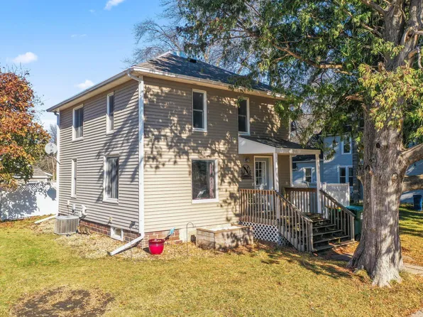 200 1st St NE, Hayfield, MN 55940