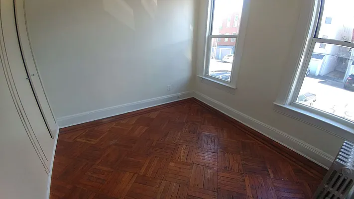 Rented by Halvatzis Realty | media 3