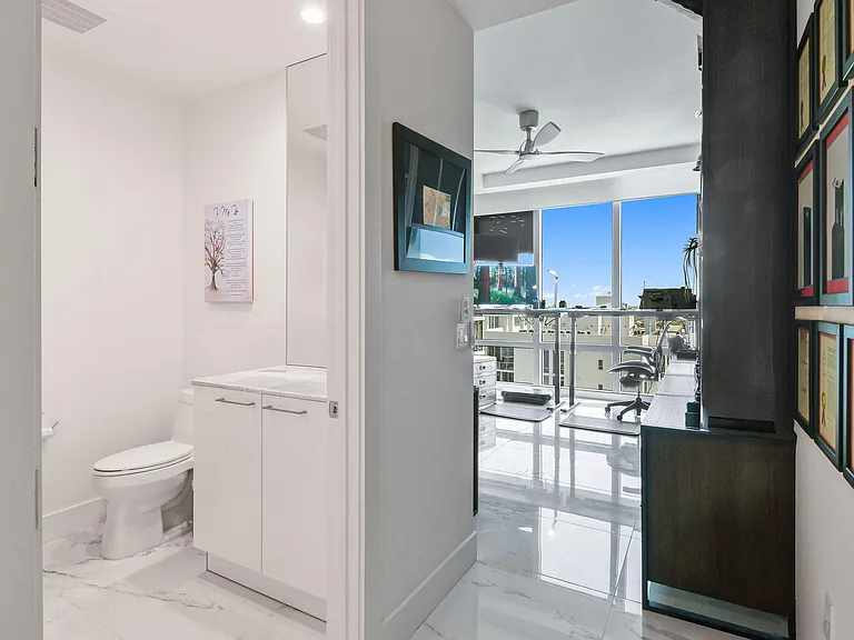 1 Water Club Way #Penthouse 2204 — Photo 31