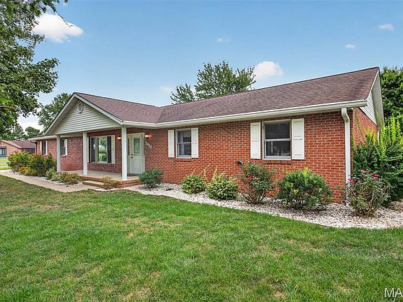 4th image of 1412 Pinewood Ln