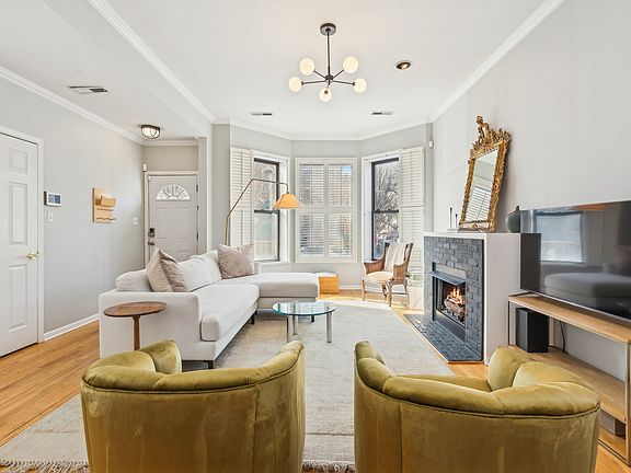 3rd image of 2427 N Seminary Ave #1