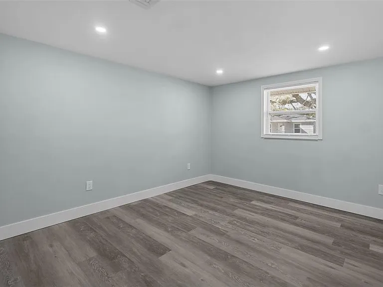 1682 Wilmar Ave — Photo 8