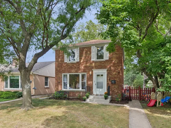 5328 Davis St, Skokie, IL 60077