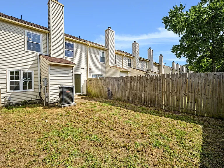 5589 Campus Dr #1 — Photo 21