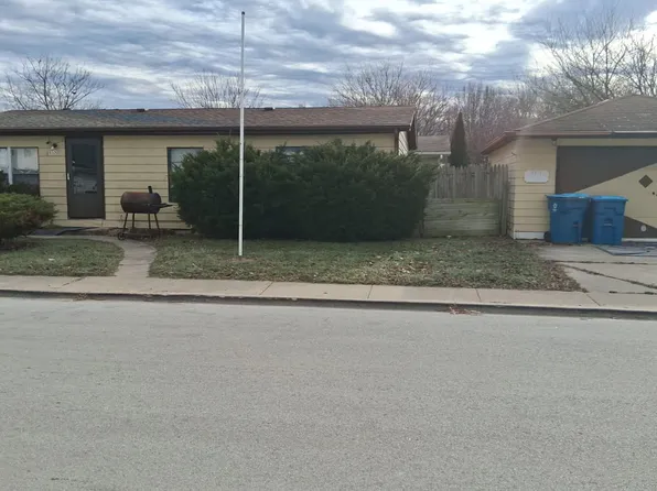 1111 Barry Ln, Sauk Village, IL 60411