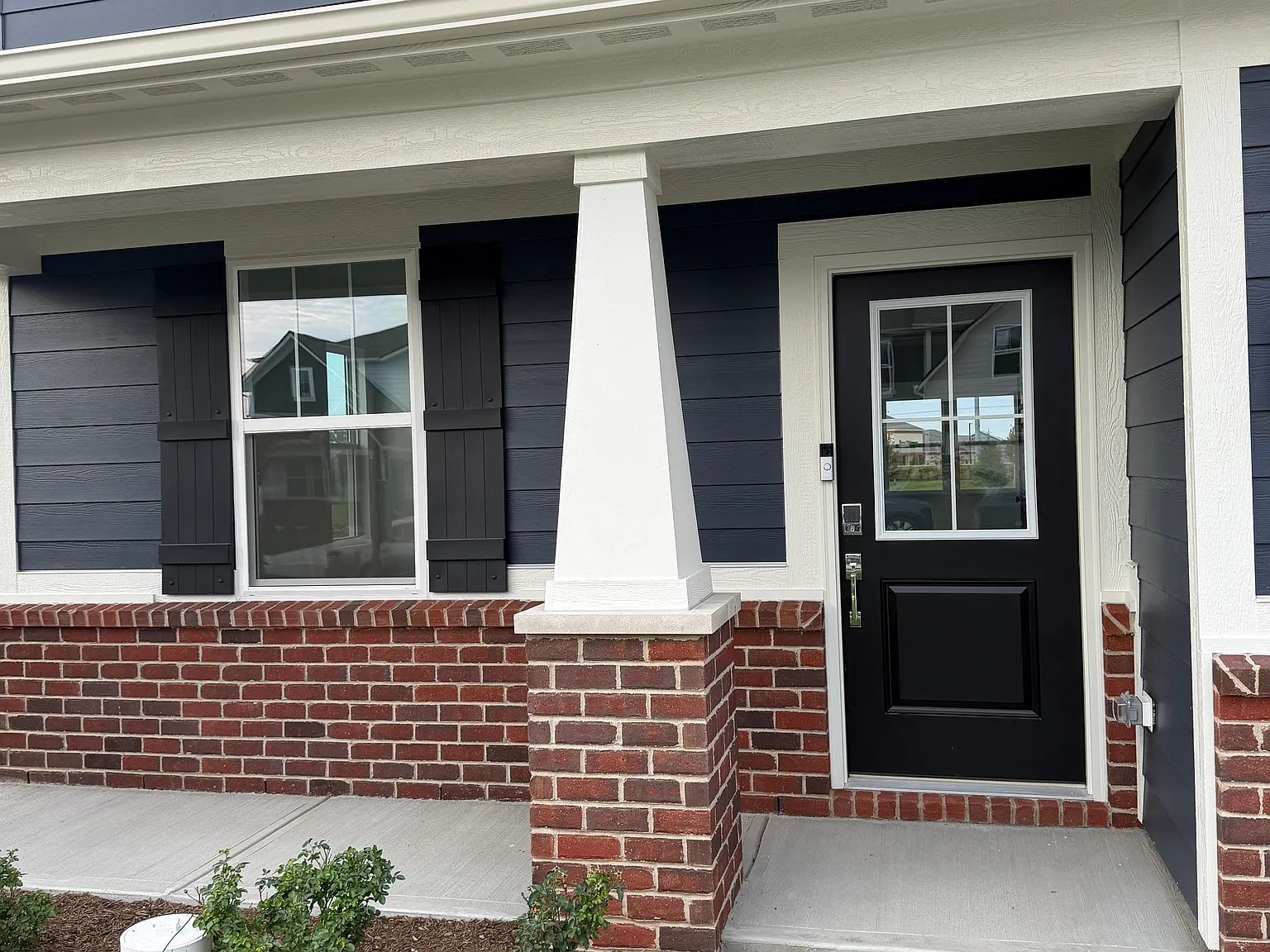 5 bed, 2247 sqft, $2,900 — Photo 3