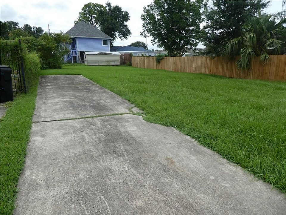 2nd image of 5140 Spain St