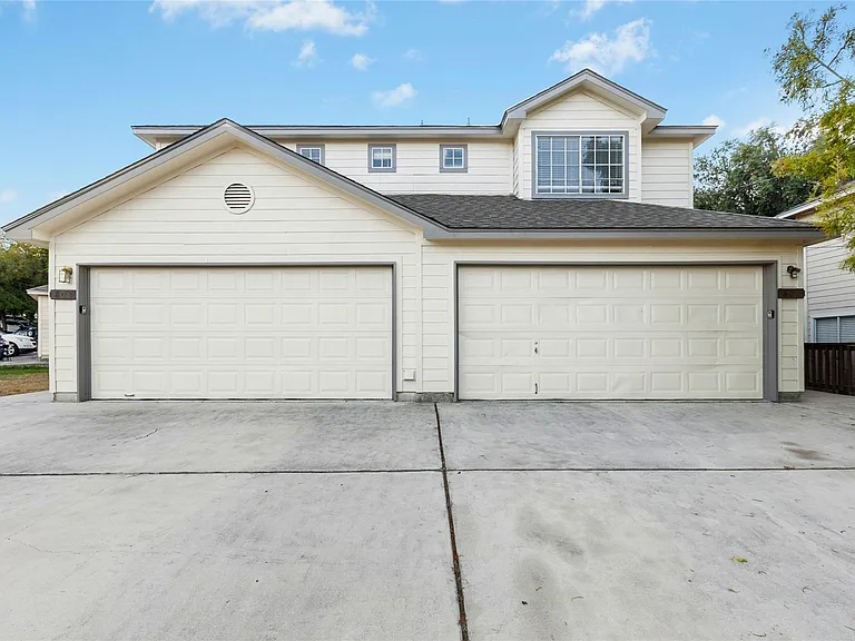 808 Sagewood Trl — Photo 1