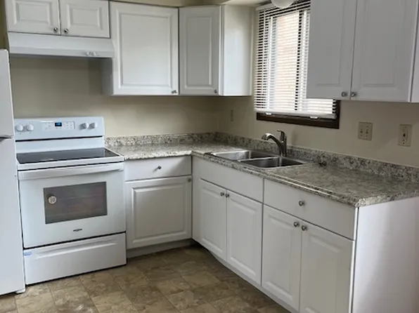 10450 W Fond Du Lac Ave, Milwaukee, WI 53224