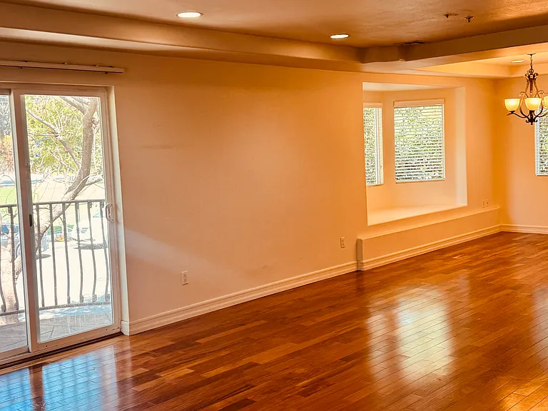 2410 N Naomi St #114 — Photo 16