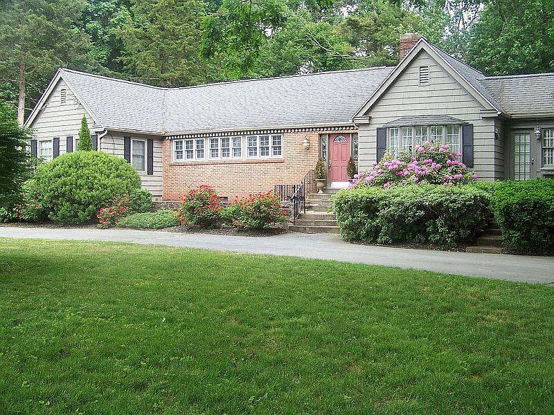 circular driveway