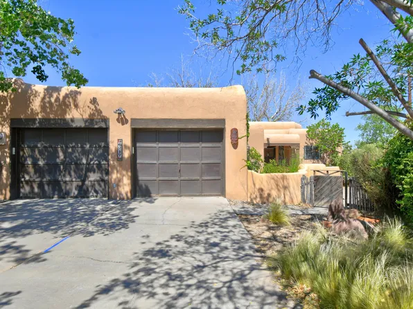 6217 Sabre Ct NW, Albuquerque, NM 87107