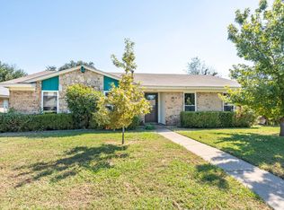 526 Grinnell Dr, Garland, TX 75043